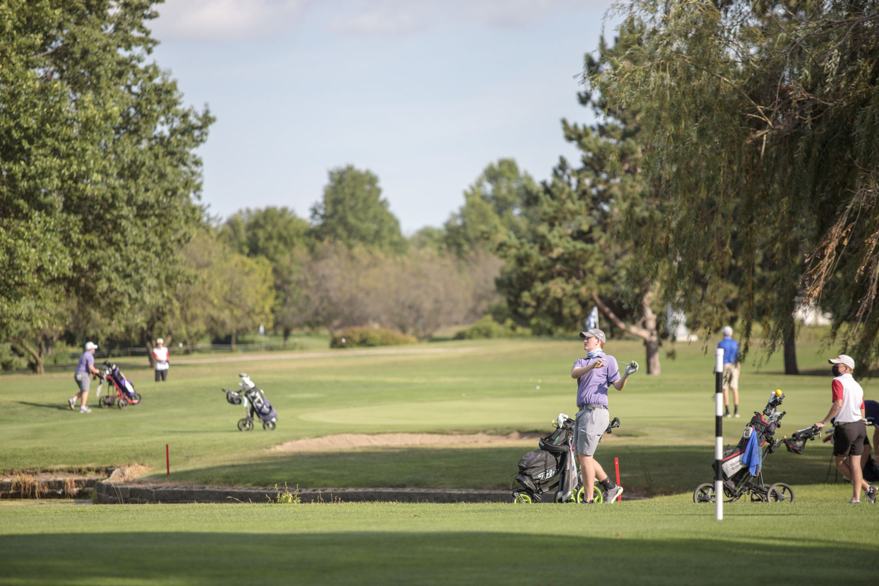 GALLERY-boys-golf-082620-34.jpg